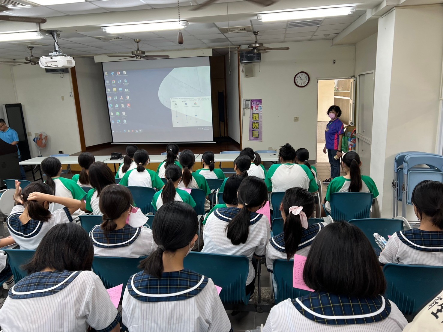 113年4月16日線西鄉衛生所子宮頸疫苗施打活動-線西國中照片6