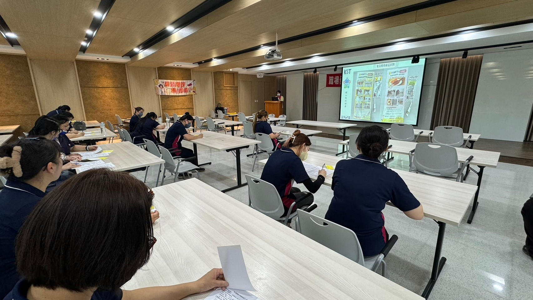 113年4月24日線西鄉衛生所綜合業務宣導-健和興公司照片3