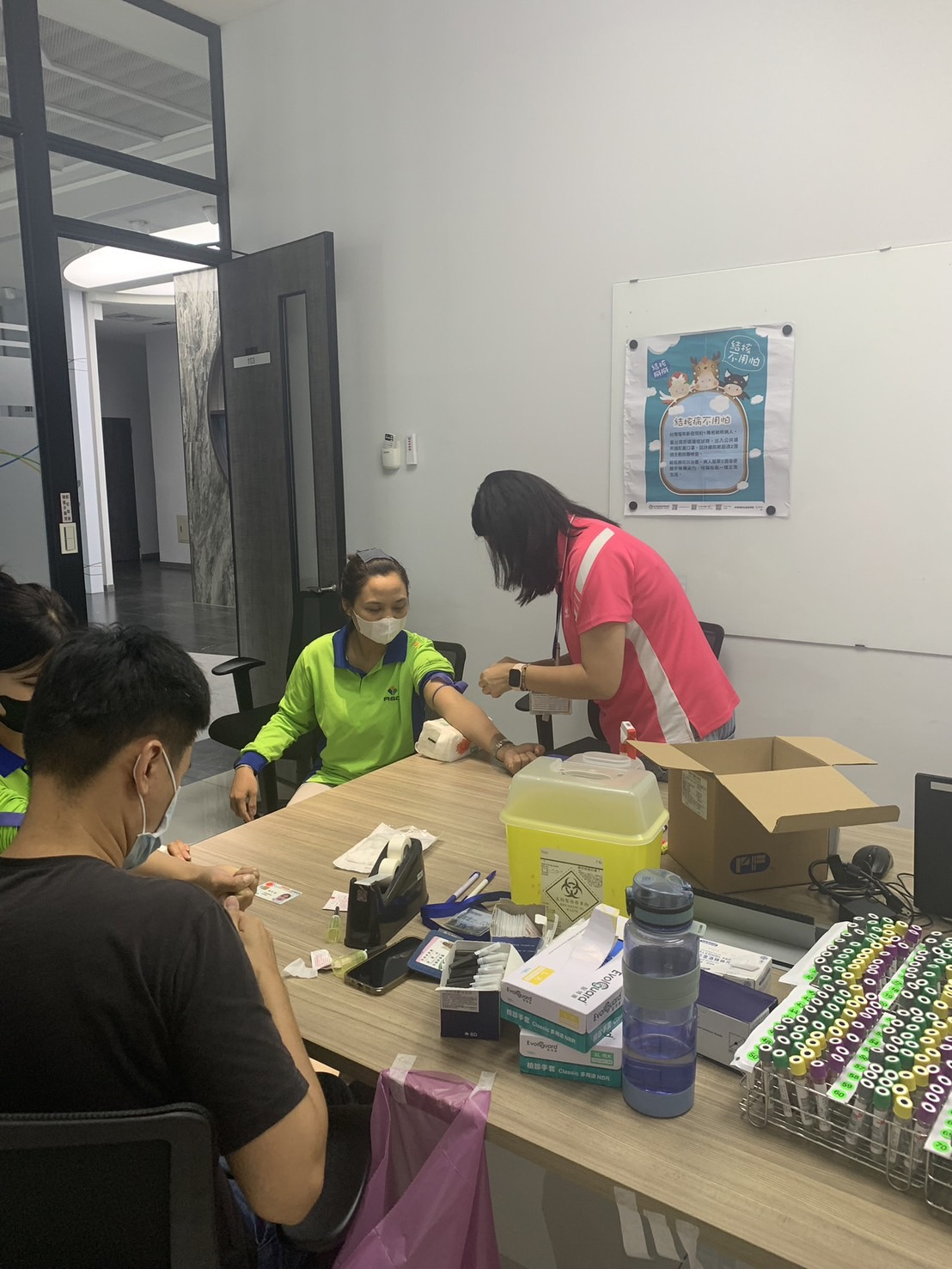 113年9月23日線西鄉衛生所-上品綜合工業股份有限公司  接觸者檢查暨肺結核宣導照片1