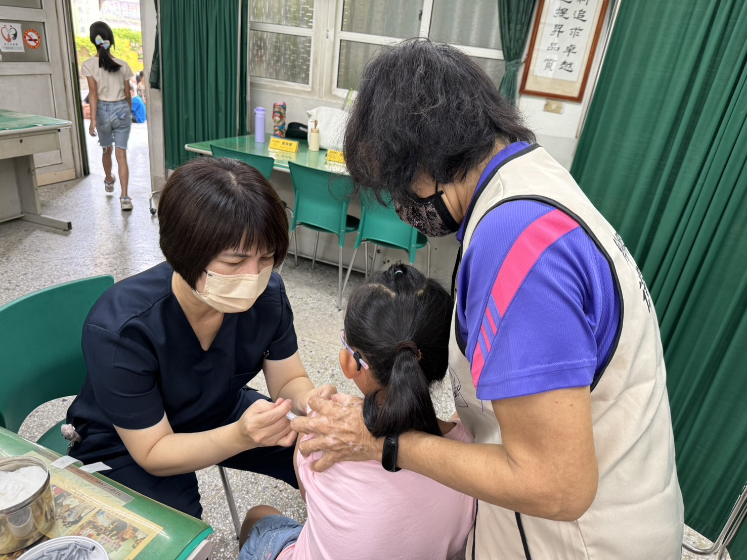 113年10月16日線西國小-校園流感疫苗施打活動照片4