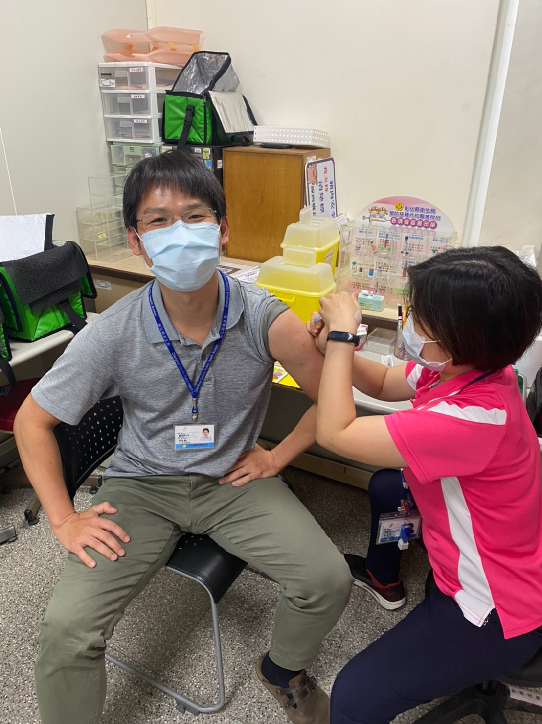 110年5月17日線西鄉衛生所同仁-COVID-19疫苗接種，保護自己保護他人照片4