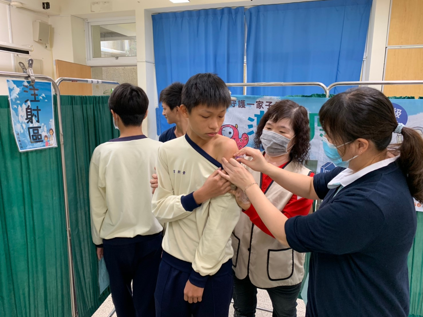 109年1月10日線西國中施打流感疫苗照片3